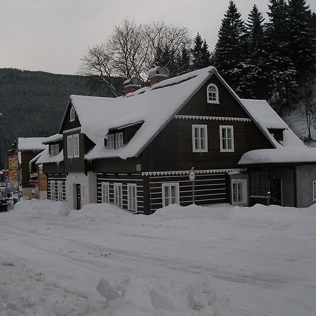 Pecka Penzion Pec pod Snezkou Bagian luar foto