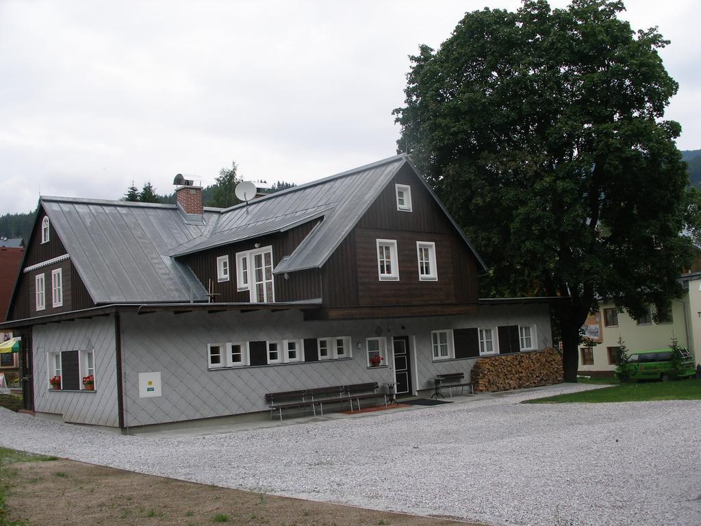 Pecka Penzion Pec pod Snezkou Bagian luar foto