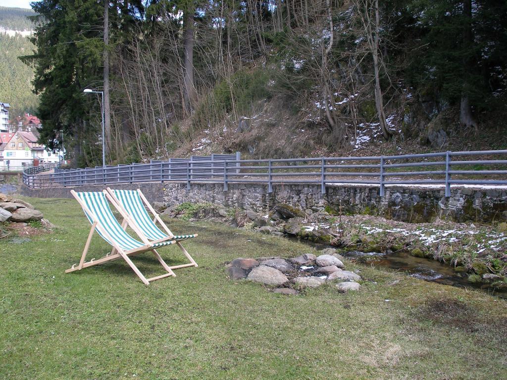 Pecka Penzion Pec pod Snezkou Bagian luar foto