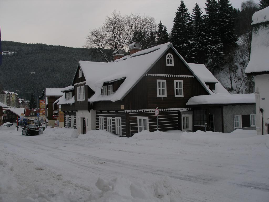 Pecka Penzion Pec pod Snezkou Bagian luar foto